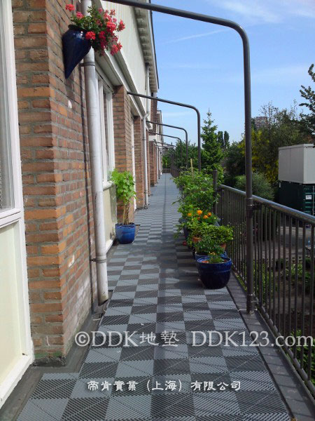 新式户外防腐地板，用于户外花园、庭院、露台、浴室及室外的防腐地板，