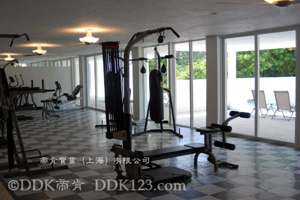 健身房地面铺什么地板和地胶？健身房专用地板用什么好？健身房地板胶,健身房室内地板胶,健身房运动地板,健身房室内地板,健身房塑胶地板 